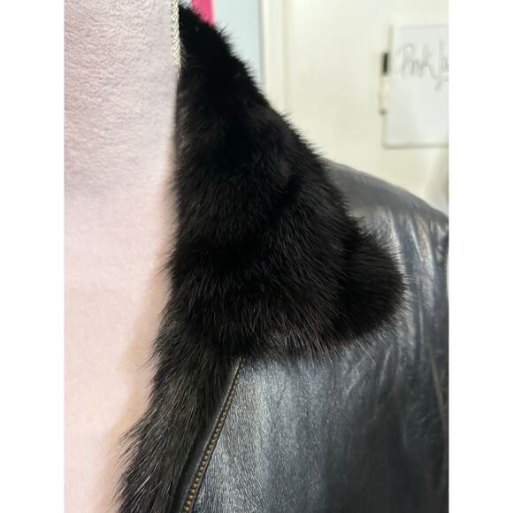 Reversible Mink & Leather Vest - Picture 5 of 10